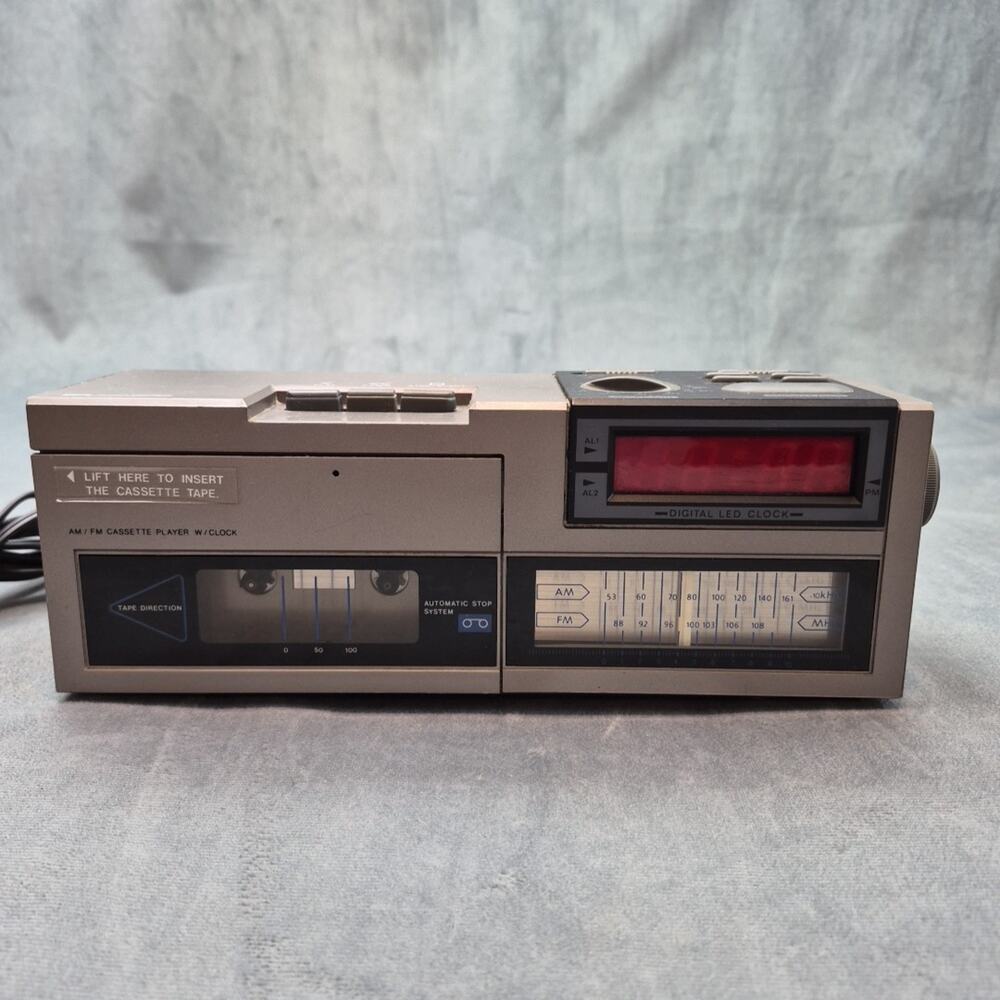 Sears SR3000 Series Vintage AM/FM Cassette Player W/ Clock Model 225.23413 650